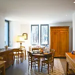 Bed and breakfast Belmont 4*